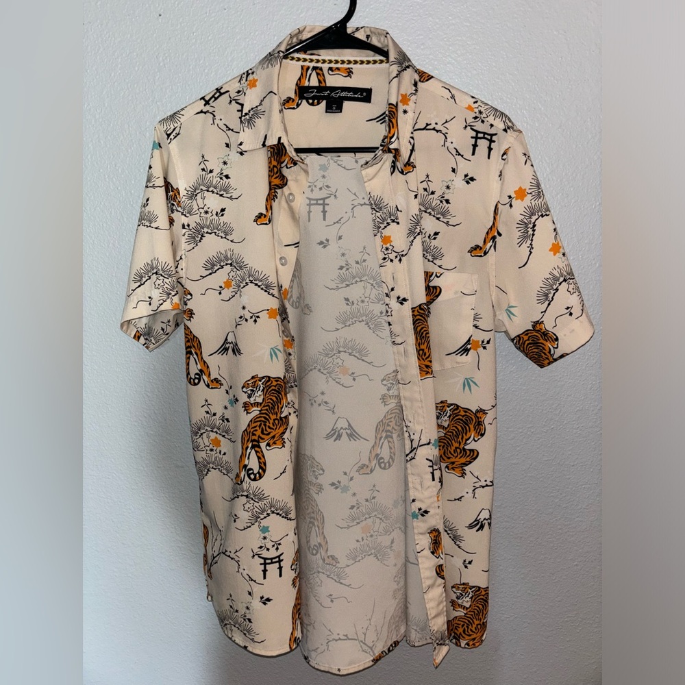 Men’s Tiger Print button up.